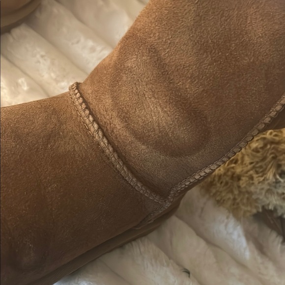 Women’s classic brown short ugg boots - Picture 3 of 10